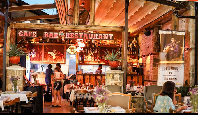 Goodman Hotel Bistro Transfer