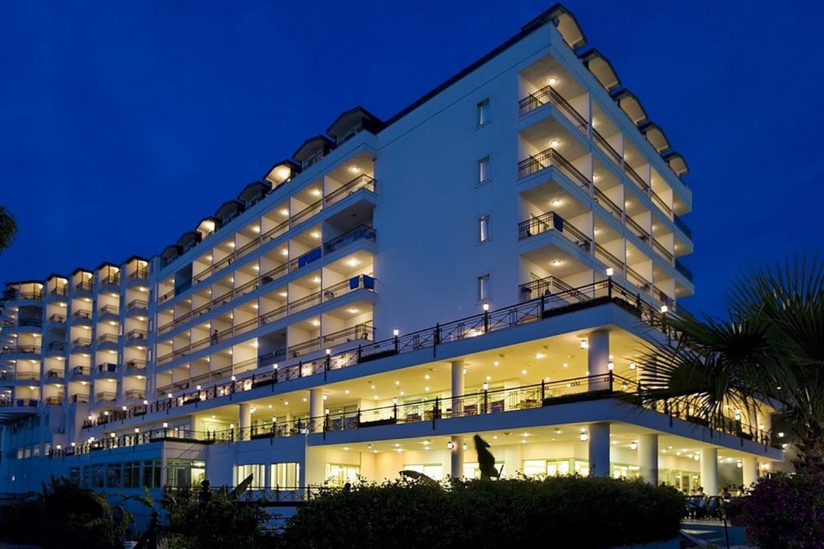 Perre Delta Hotel Transfer